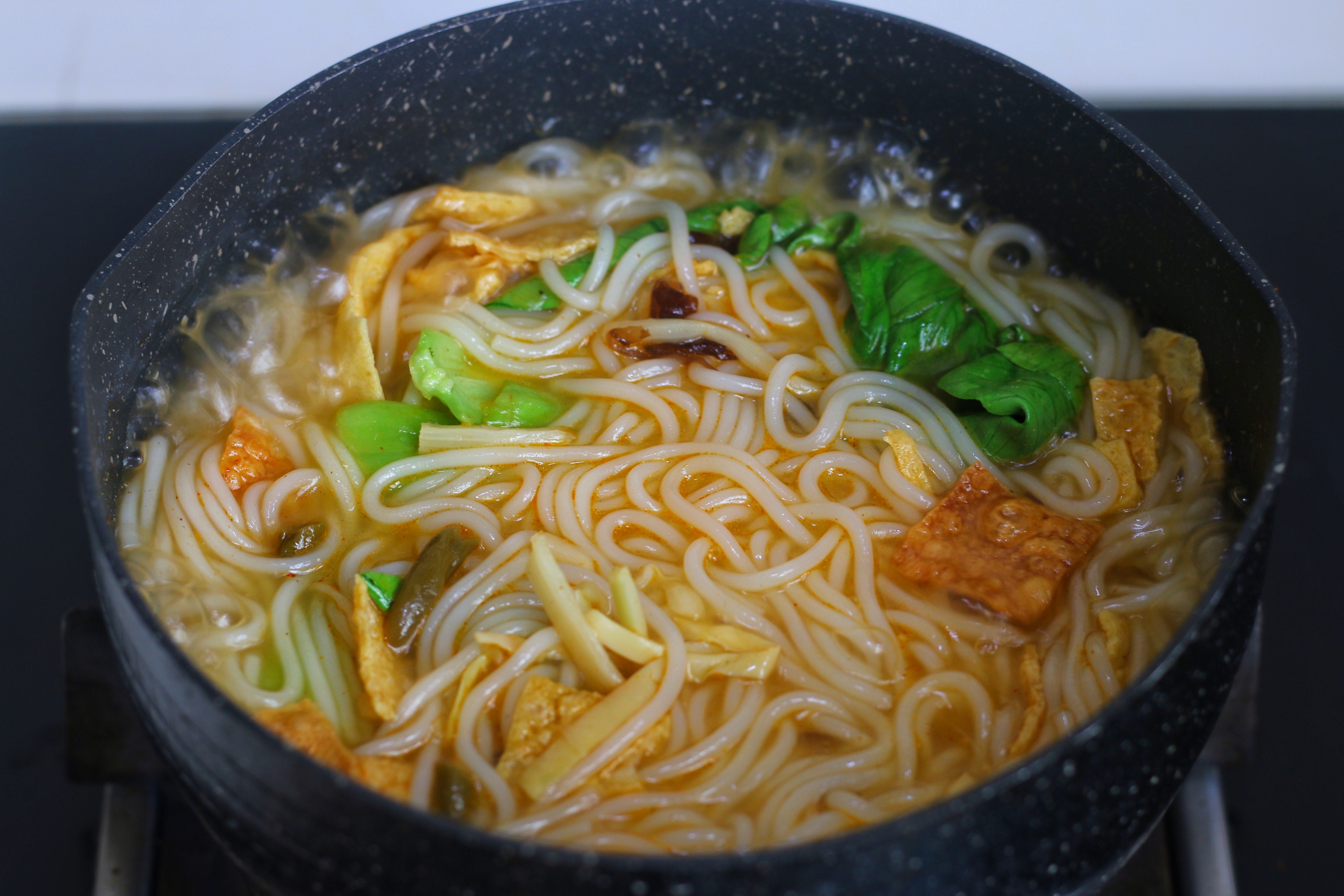 怎么煮出来的螺蛳粉更好吃,吃了过期6个月的螺蛳粉