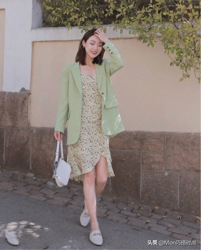 肩宽、脖子短的女生，如何挑选上衣？“一分为二、弱化肩线”就行