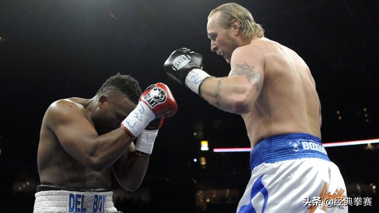 大克里琴科被刘易斯打面部,大克里琴科被打