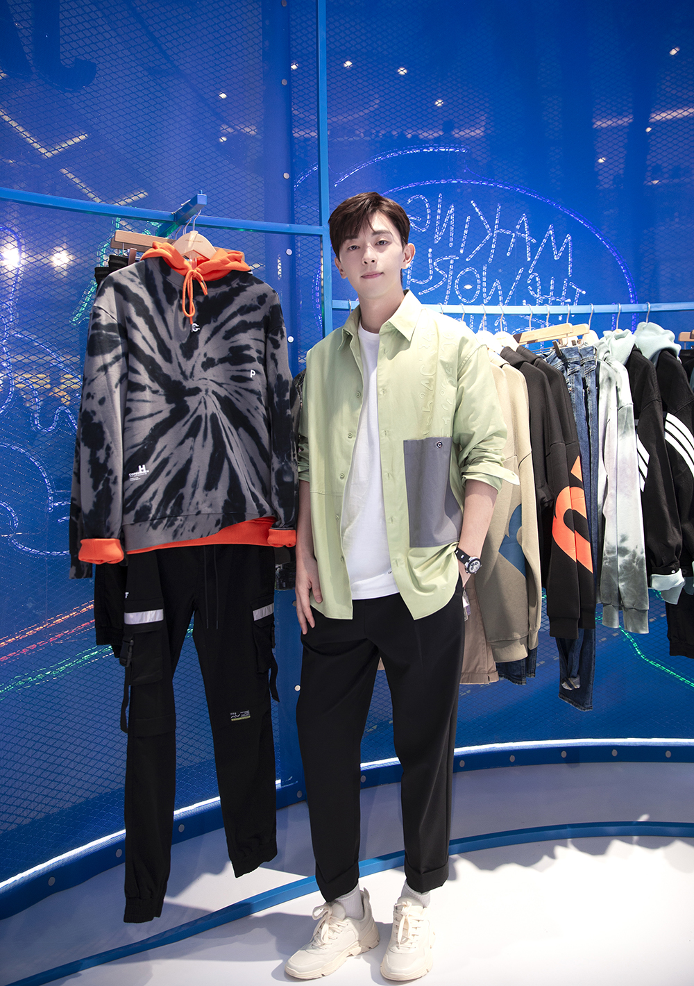 邓伦揭幕杰克琼斯CITYFUNCLUB快闪店