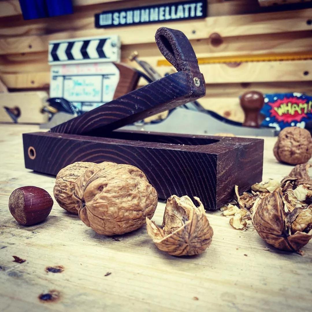 花生腰果哪个好,腰果巴旦木坚果