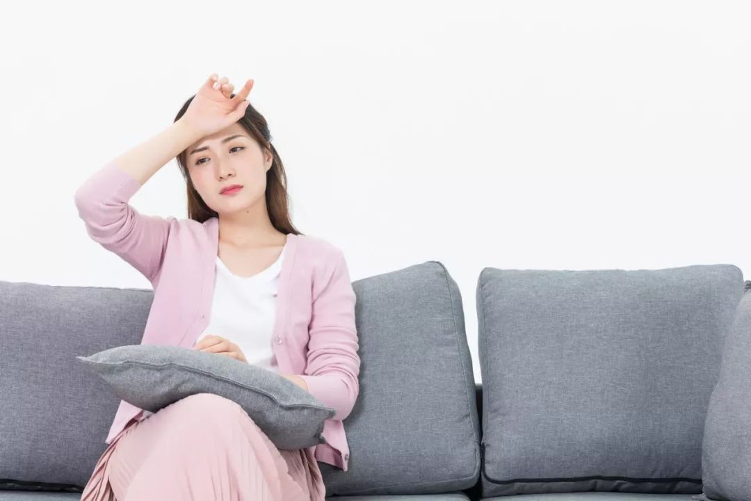 一受凉就打喷嚏、流鼻涕，不一定是感冒，小心是这种难愈的病