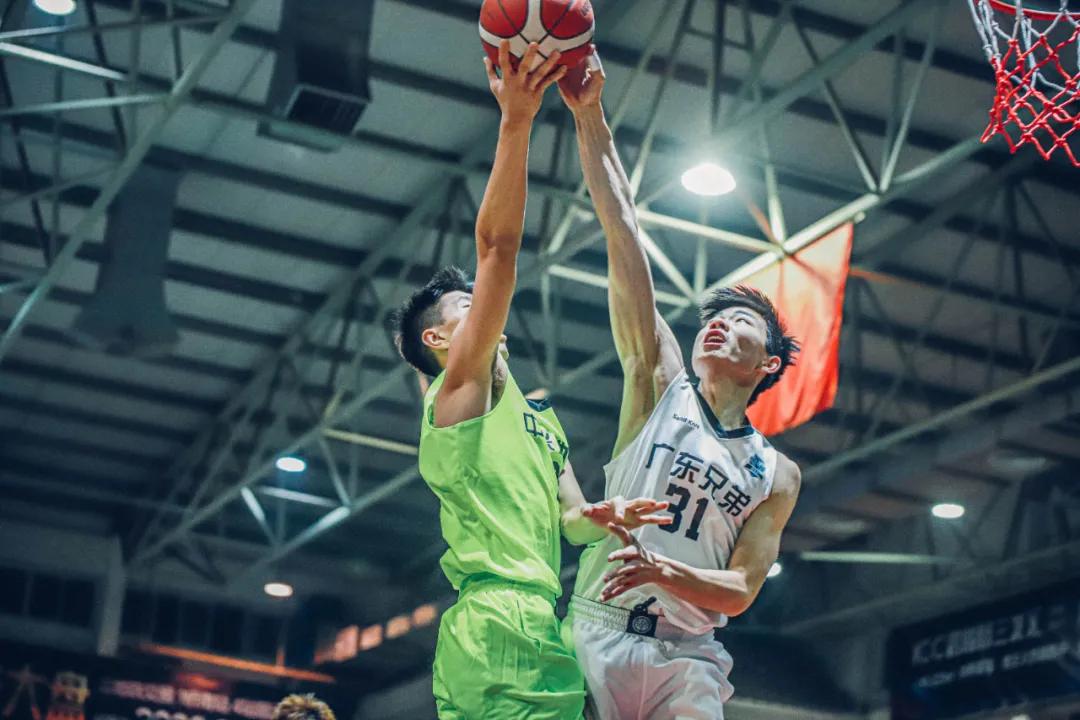 扎根佛山12年！两夺全国冠军！他们的篮球世界，没有声音