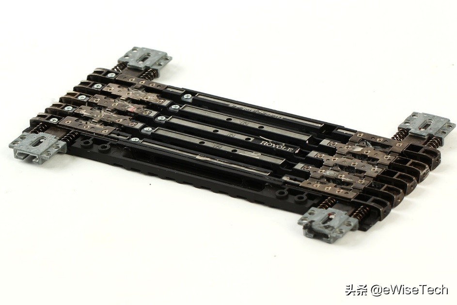 柔派折叠手机技巧,柔派折叠手机拆机