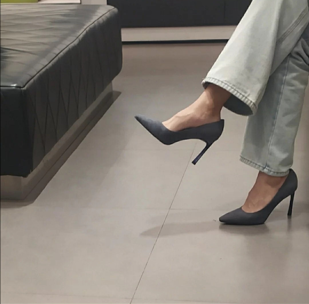 绑带高跟鞋好看吗,绑带的高跟鞋不跟脚怎么办