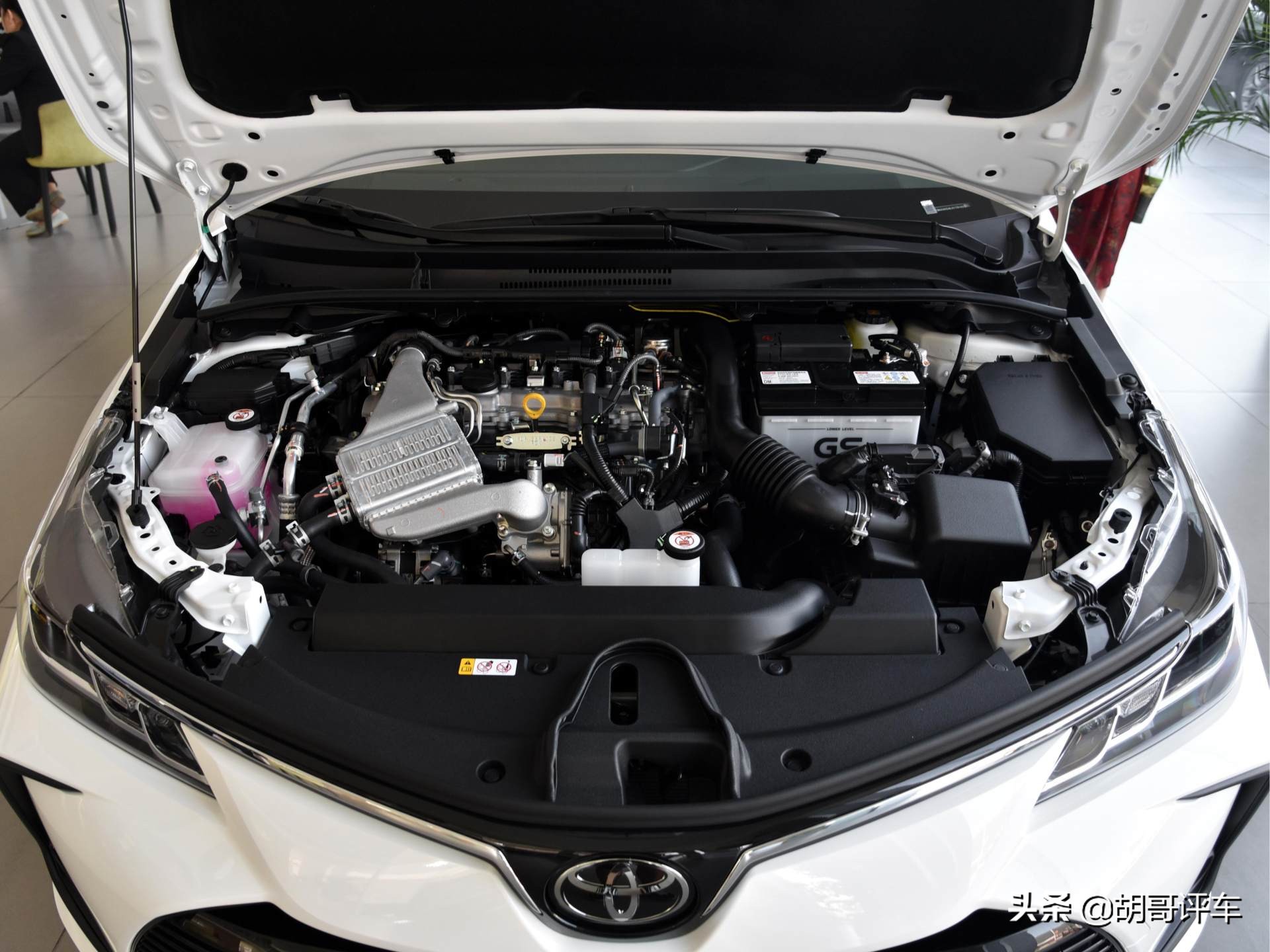 丰田卡罗拉和花冠哪个省油,好车不贵经济实惠丰田卡罗拉