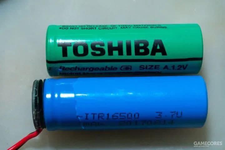 一百多块买个26年前的笔记本，我改了改，还能上网