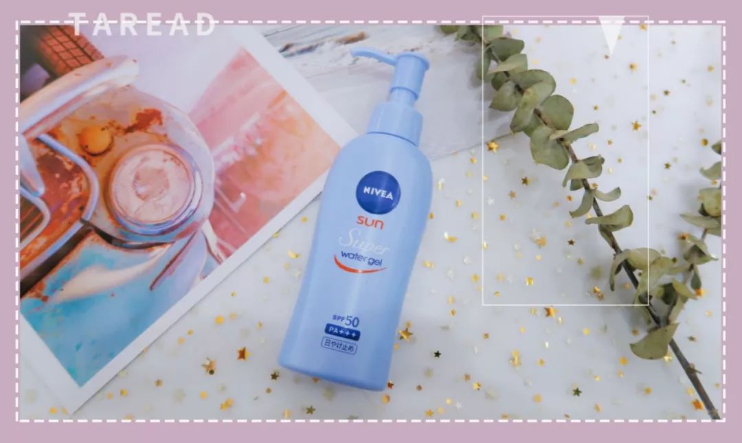 牛油果绿外套搭配什么裙子好看,牛油果绿小裙子配什么衣服好