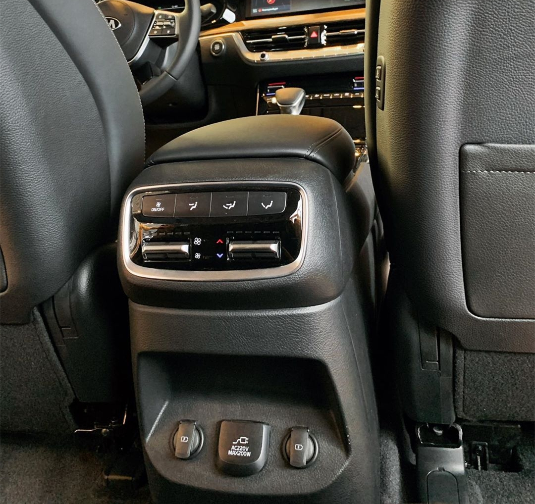 越野性能媲美丰田霸道，新款起亚霸锐实车，搭3.0T+全时四驱