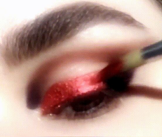 汤姆福特和迪奥哪个眼影盘好,汤姆福特20号眼影教程