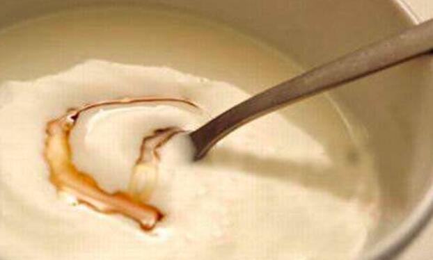 酸奶变质怎么处理,变质结块的酸奶怎么清理