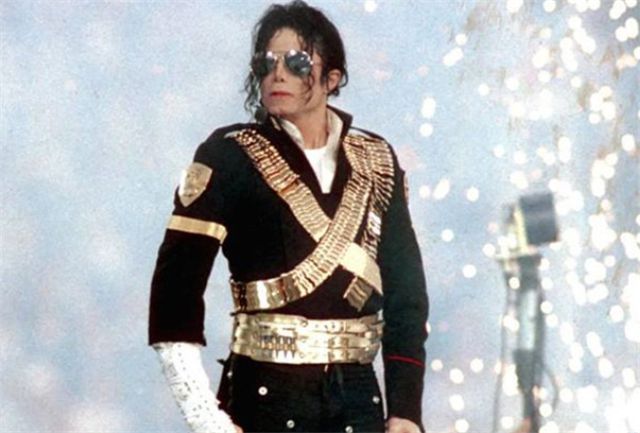 迈克尔杰克逊来中国的珍贵影像,迈克尔杰克逊离开时背后疑点
