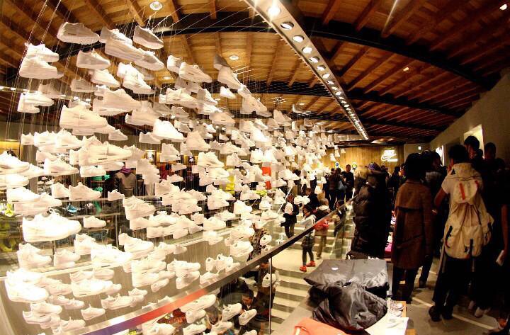 耐克因为库里损失了多少,上场不到一分钟