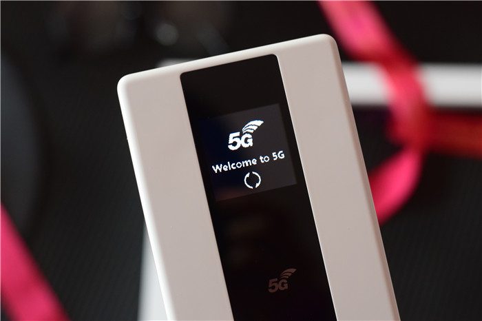华为最新5g移动随身wifi,华为5g随身wifi和手机5g热点