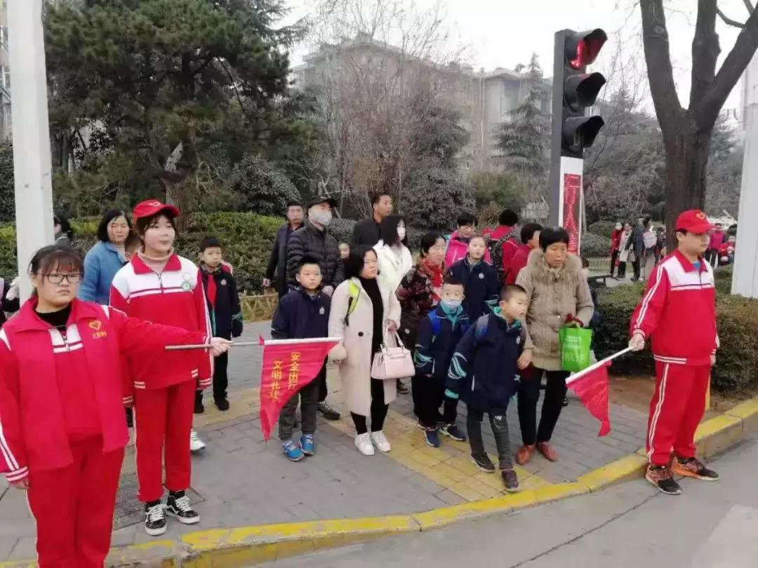 学雷锋的实践行动,学雷锋踏春