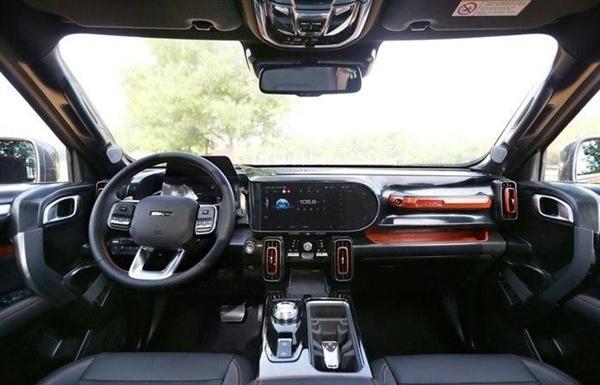 经典的硬派越野车方盒子造型,比较酷的方盒子越野车