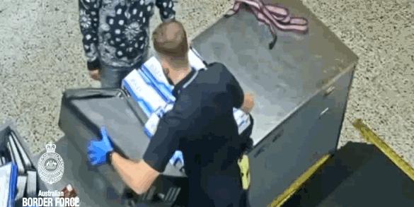 中国旅客被关小黑屋,6名中国人在澳洲被抓