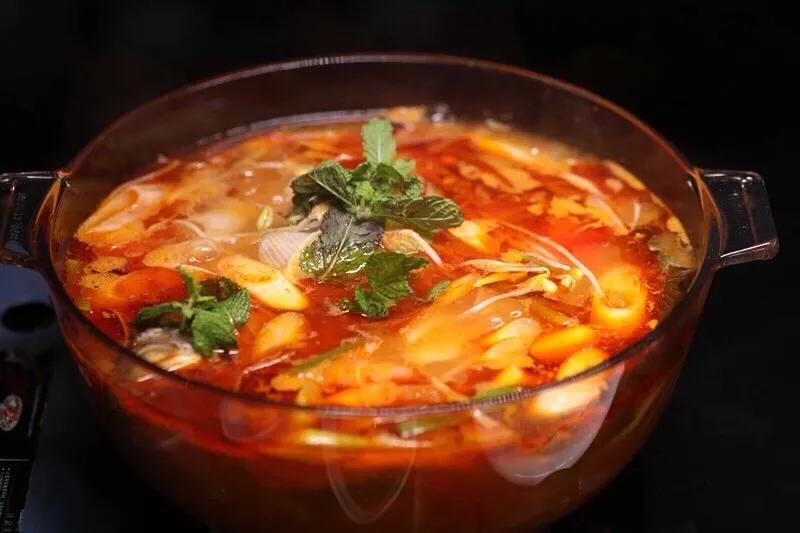 贵州酸汤鱼酸汤是怎么制作的,黄辣丁酸汤鱼的正宗做法贵州