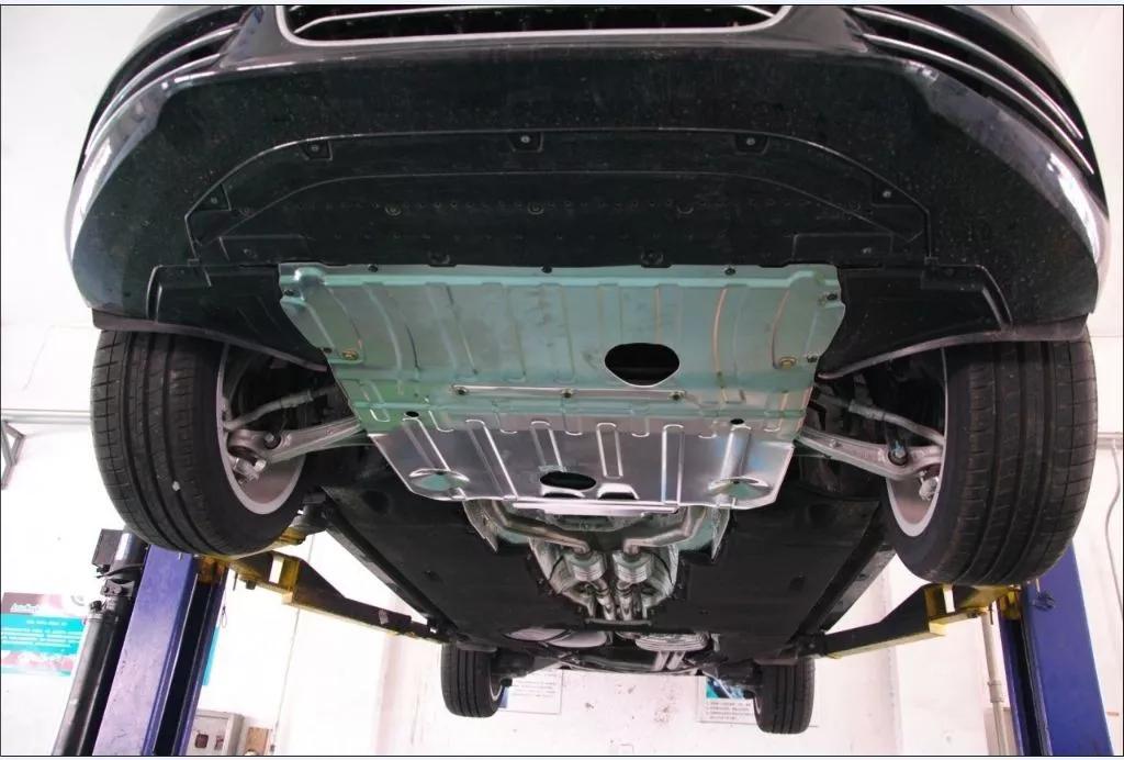 发动机护板的惨痛教训,车叔讲解汽车视频