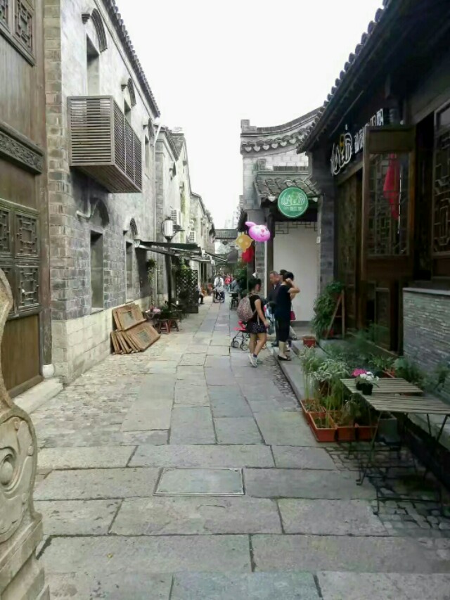 从《金陵*梦春**》到《金陵新梦》