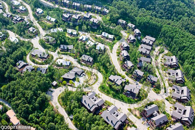 韩国龙平度假村，尽享滑雪带来的乐趣，深受滑雪爱好者的喜爱