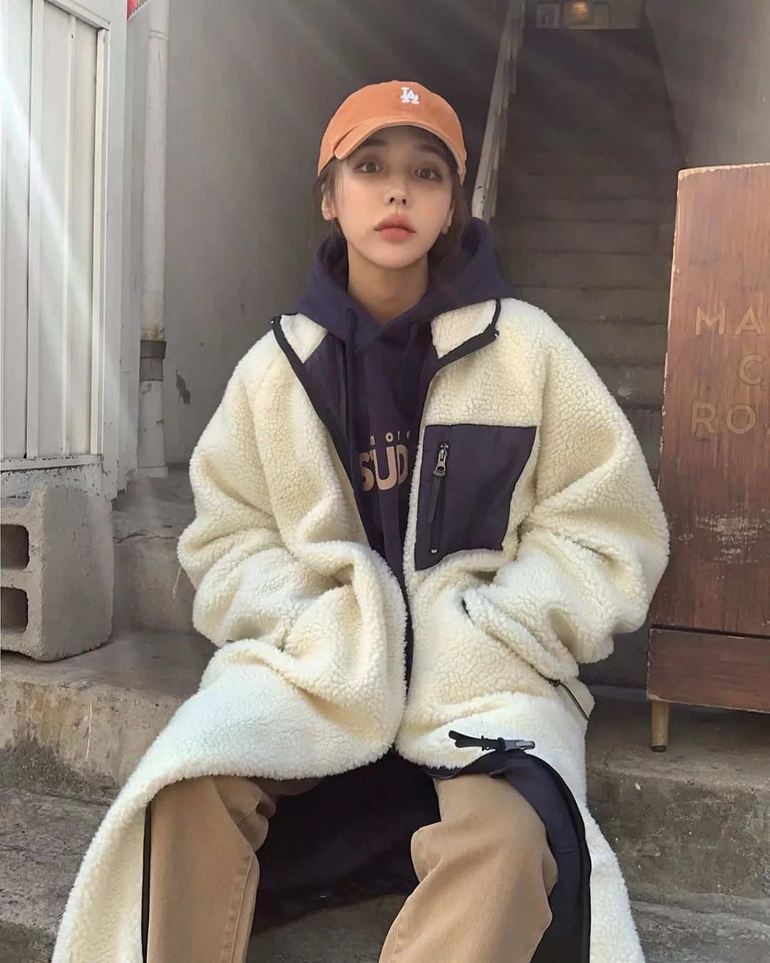 中长款毛衣外套显高显瘦穿搭,大衣连帽毛衣穿搭攻略