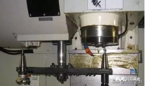 加工中心主轴卡刀故障怎么解决,加工中心卡刀复位