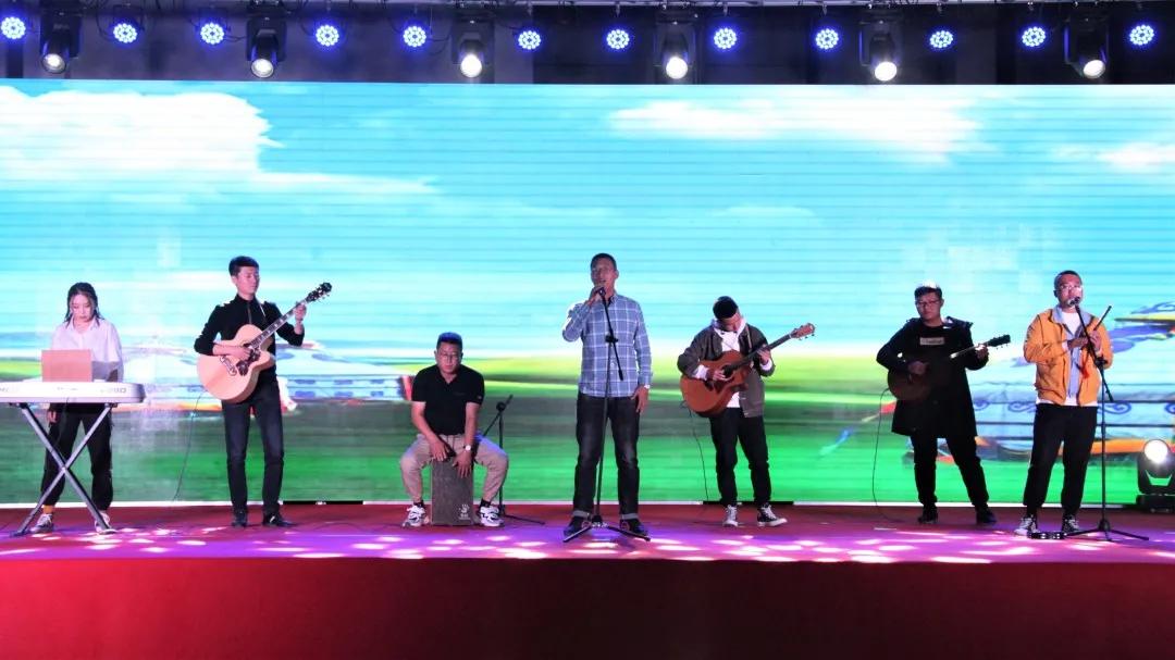 大唐阜新煤制天然气“奋进新时代砥砺再出发”——公司携手新邱区、工程公司举办迎国庆文艺汇演