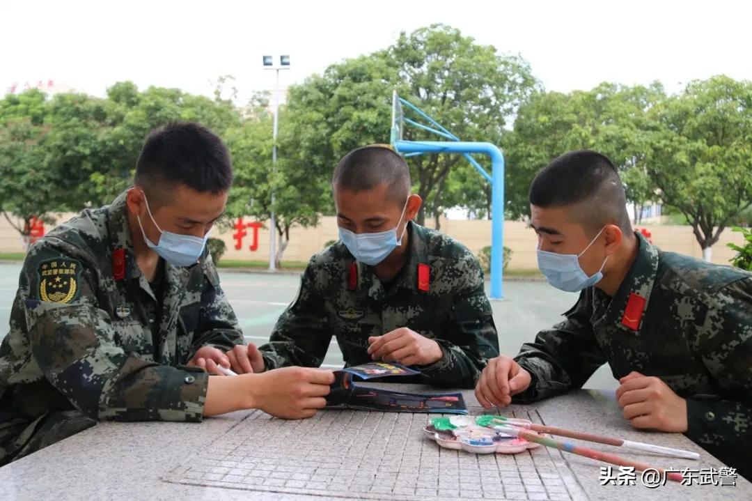 “宅”在营区久了太无聊?不可能的事!兵哥兵姐解锁“文娱”新姿势