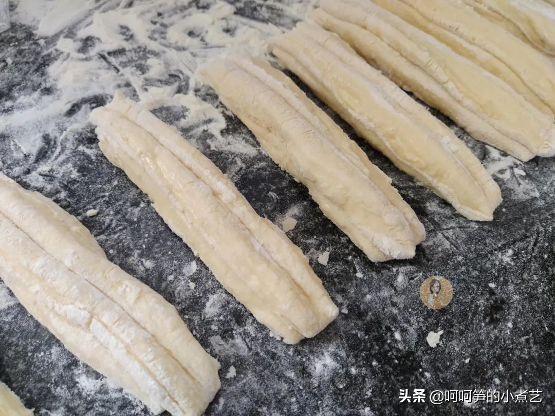 新油条怎么做酥脆松软完整教程,油条怎么做酥脆松软高筋面粉