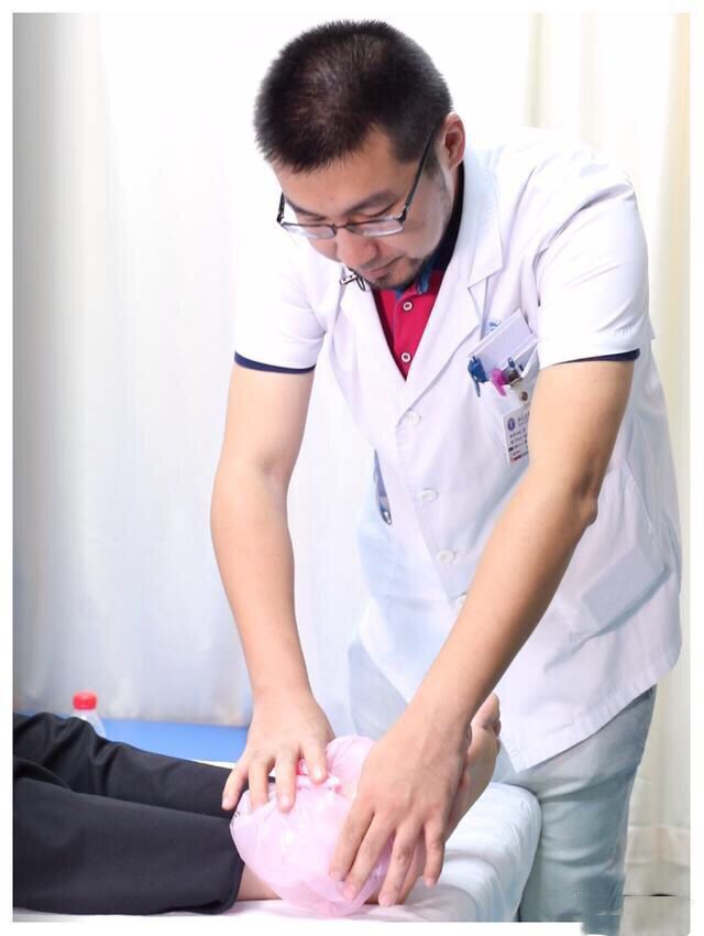 创伤绷带包扎的三种方法,受伤缠绷带的正确方法