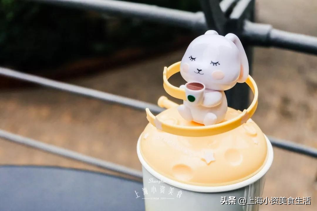 星巴克新品玉兔杯首发剧透！萌空血槽