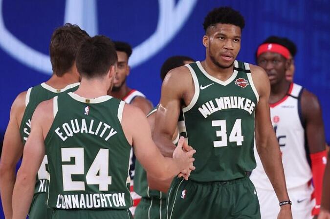 雄鹿字母哥最近集锦,字母哥遭驱逐利拉德逆转