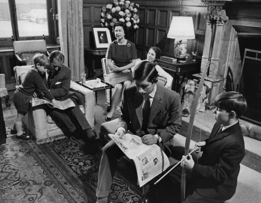 当王室成员打开大门在家里拍照时,我们才终可以一睹他们的豪宅