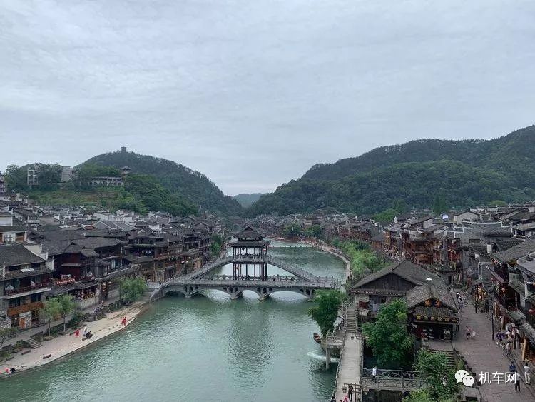 妹子，你骑190的男朋友已经在路上啦