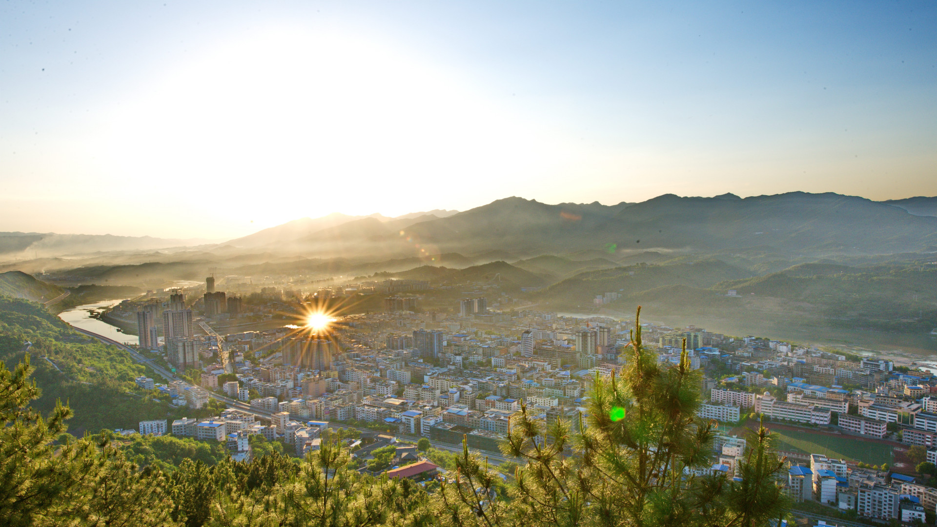 如果你累了就来这座小城吧,如果你累了就来云南吧完整版