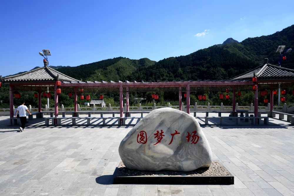 彪炳史册的伟大奇迹全文,脱贫攻坚的伟大成就