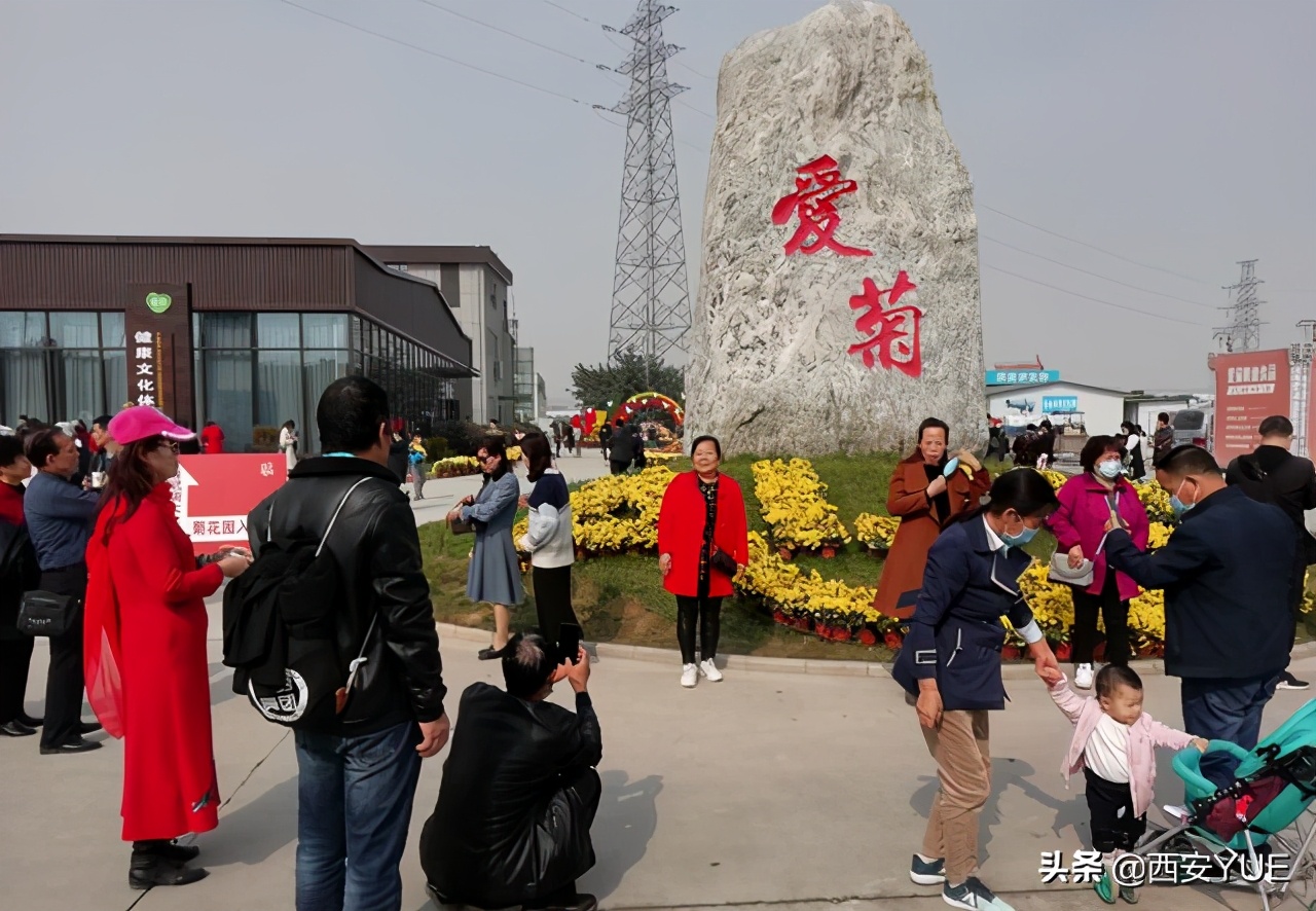 西安又一地标盛大开启,现场人山人海堪比春运