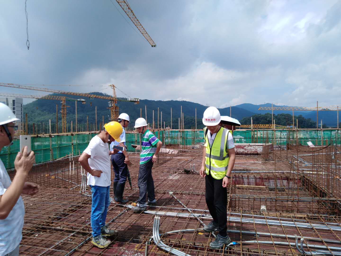 监理工资那么低为什么还有人去,为什么监理工资这么低