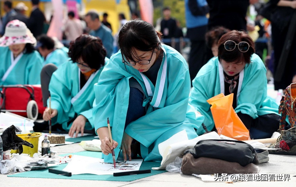 韩国为什么废除汉字改用韩文,韩国废除汉字是什么时候