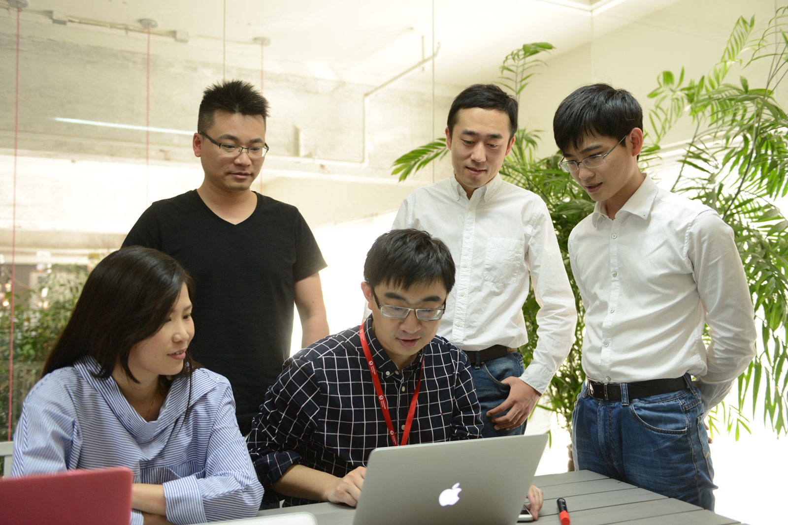 读书没用?腾讯招人年薪40万起步,国内企业招聘陷入“内卷”