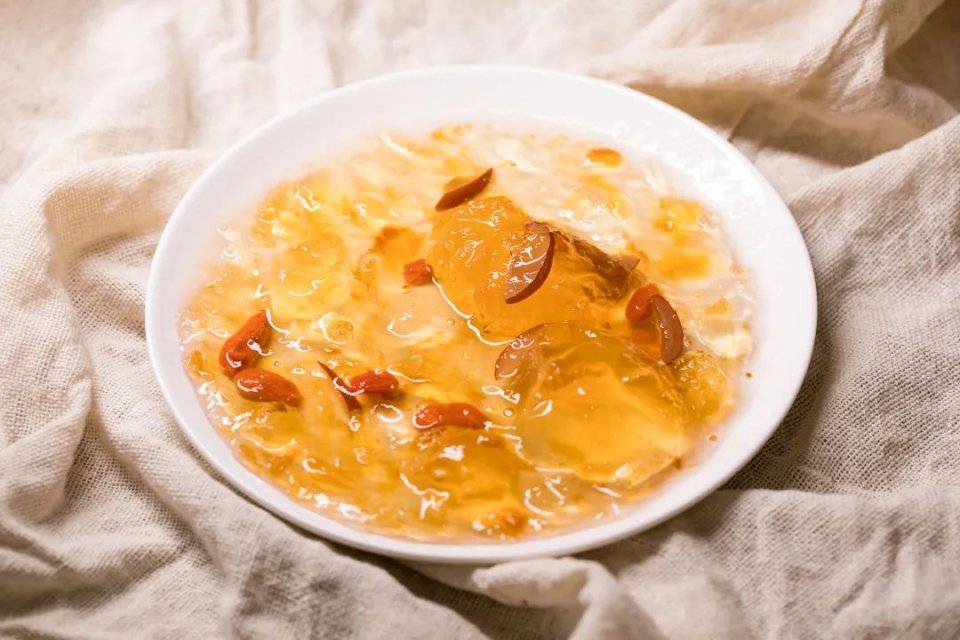 把整颗人参怼进龟苓膏里！论养生，还是深圳人厉害