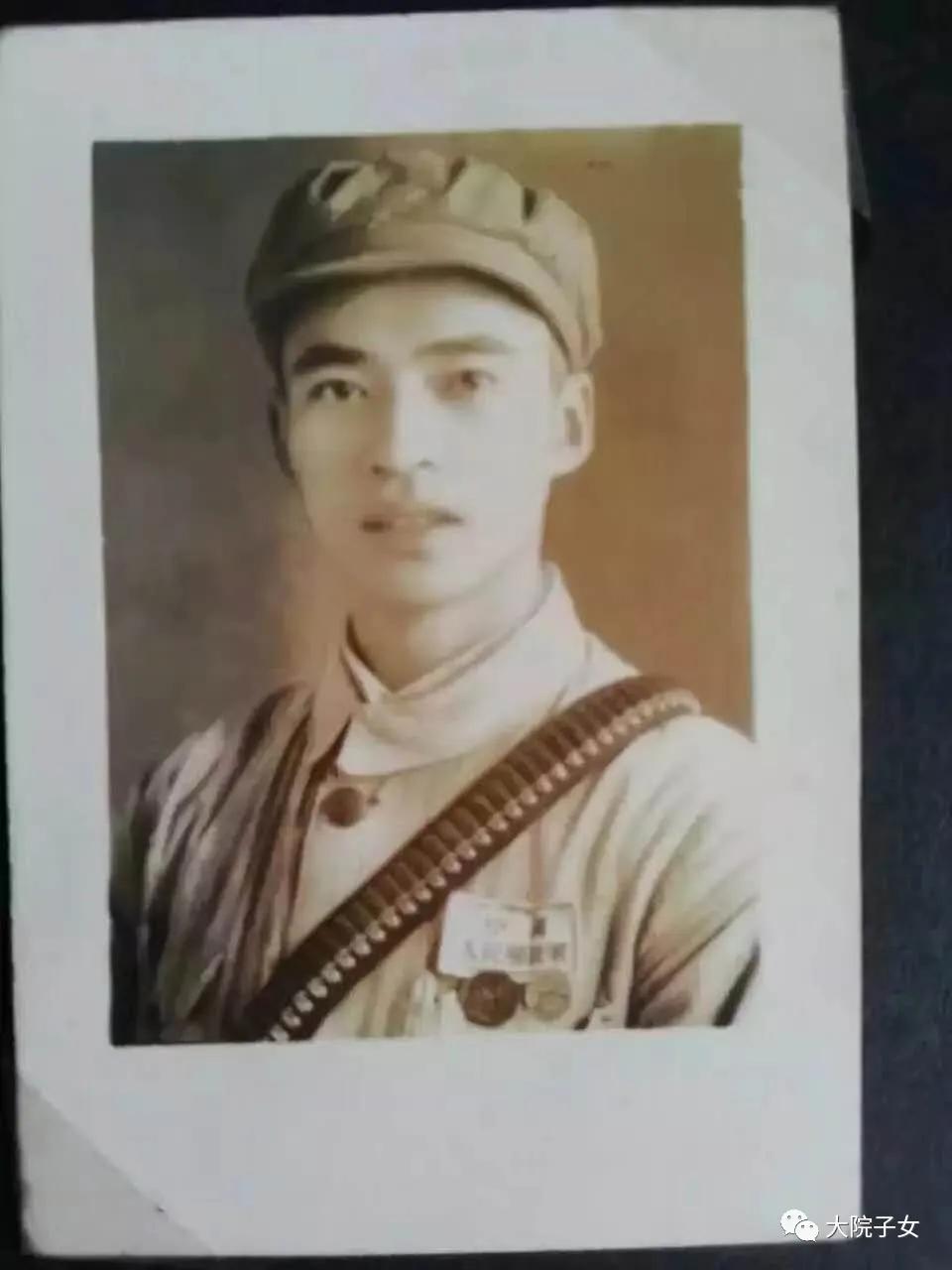 老爸最大的爱好就是唱歌,八十岁老爸一生的兴趣爱好