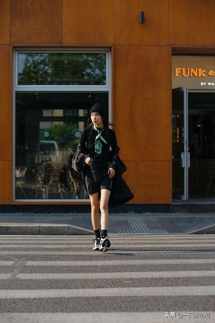 突然火起来的“无痕裤”又是什么鬼？百搭舒适又显瘦，明星都喜欢