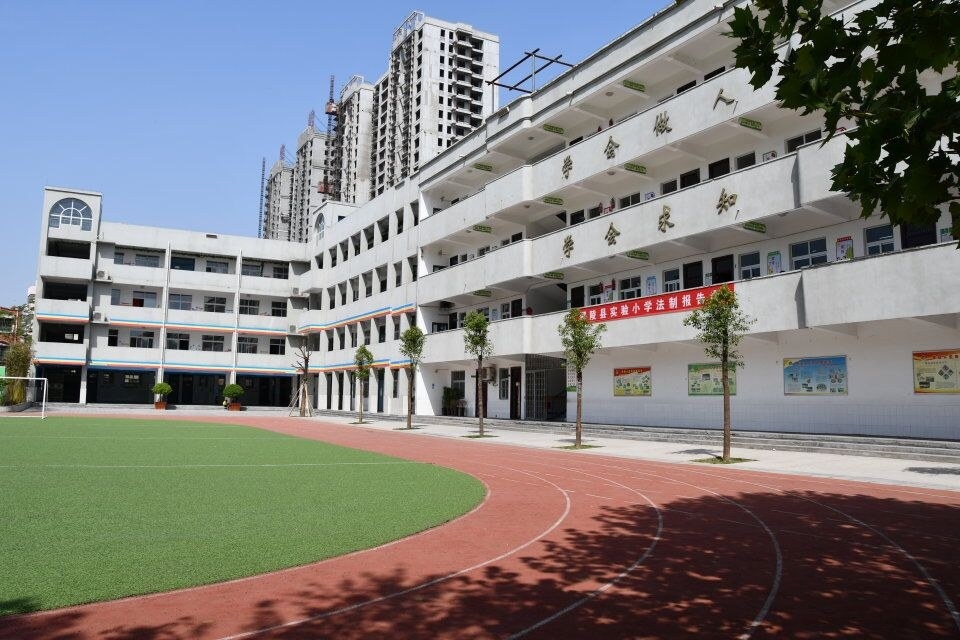 扎实德育教学引领学生健康成长,校园文明建设教育实践