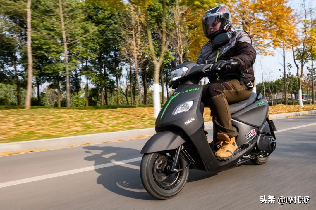 雅马哈巧格125i对比豪爵eagle,豪爵eagle125