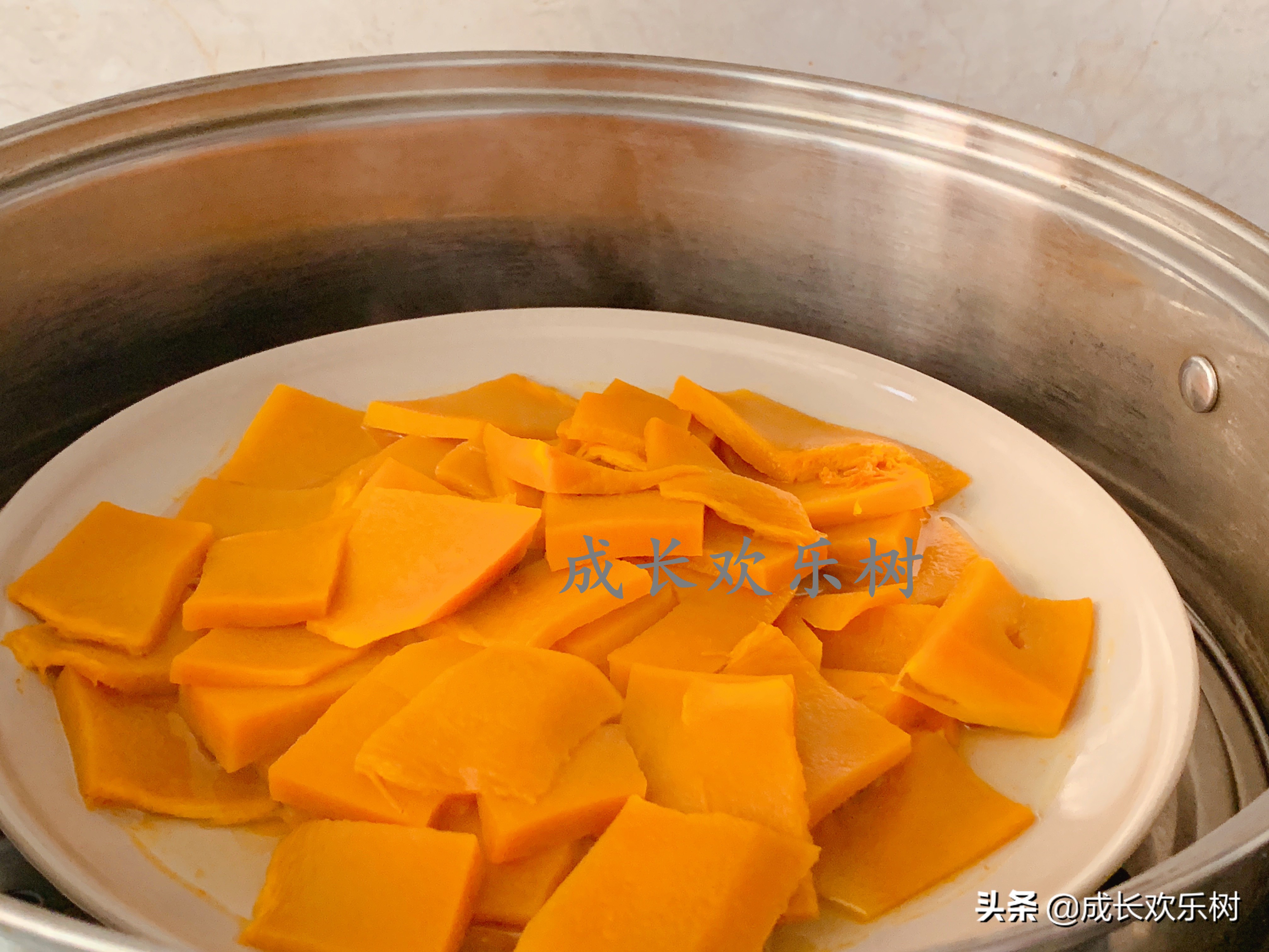 南瓜饼糯米粉和澄粉比例,南瓜饼做法到底用面粉还是糯米粉