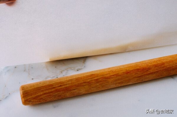 无烤箱做瑞士卷,瑞士卷怎么做才甜而不腻