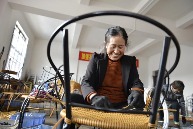 增收项目助力贫困户脱贫,脱贫攻坚项目工作进展