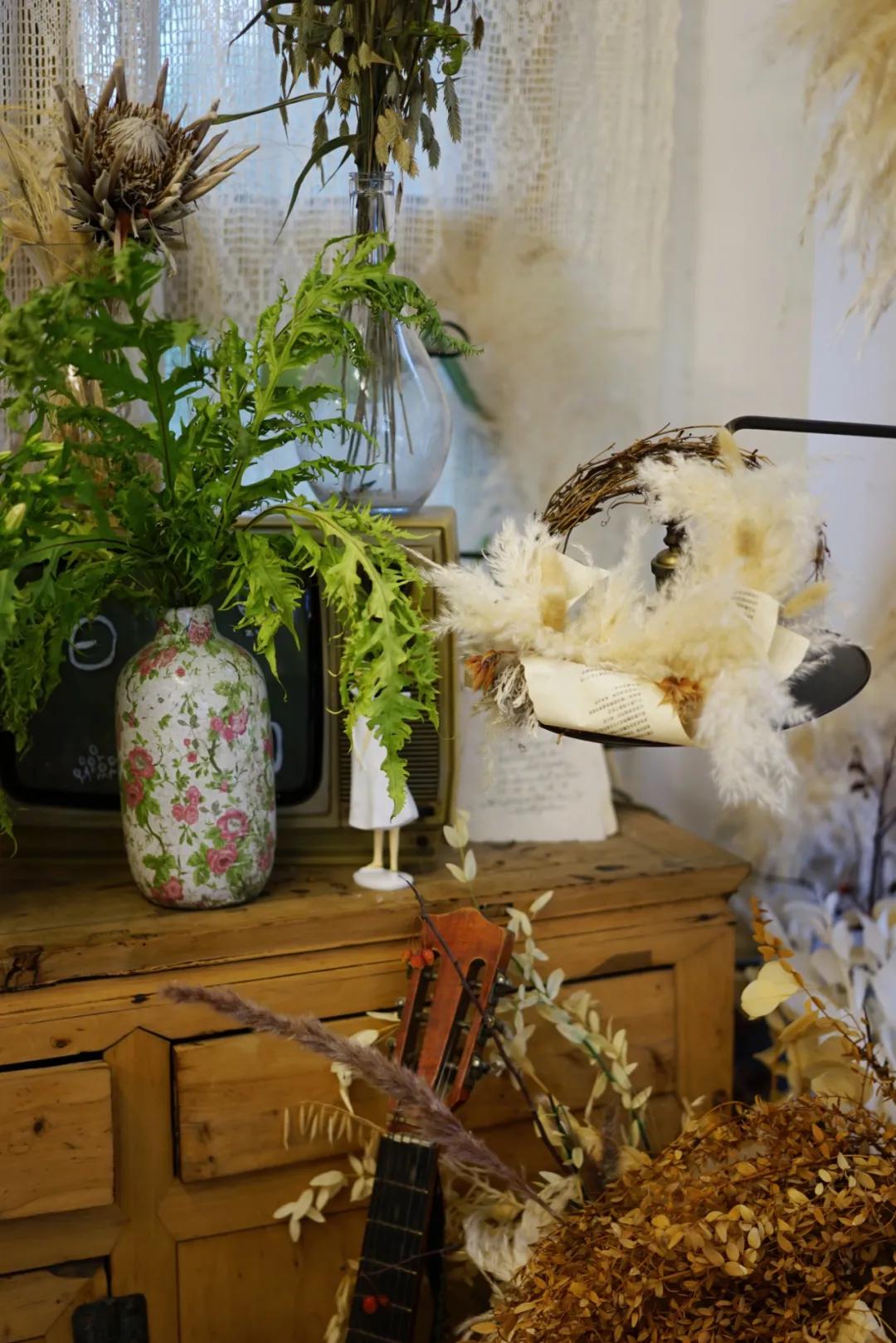 成都两个小姑娘开的老房子花艺杂货铺，外地游客不远千里专程打卡